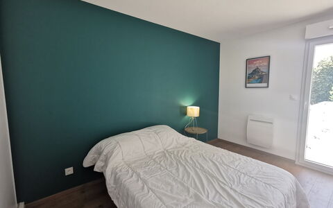 Le Clos Fontaine: Comfort, Wood, Paint, Shade, Floor, Flooring, Hardwood, Real Estate, Building