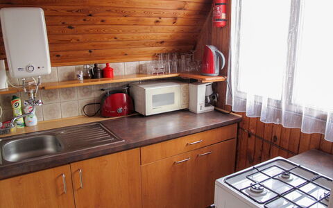 Dehtáře: Kitchen Sink, Cabinetry, Sink, Property, Furniture, Countertop, Tap, Kitchen Appliance, Kitchen, Window