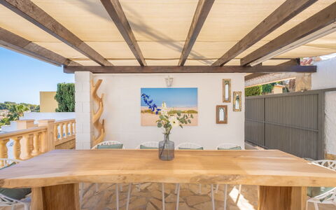 La Vista: Plant, Building, Sky, Window, Tree, House, Land Lot, Neighbourhood, Urban Design, Residential Area
