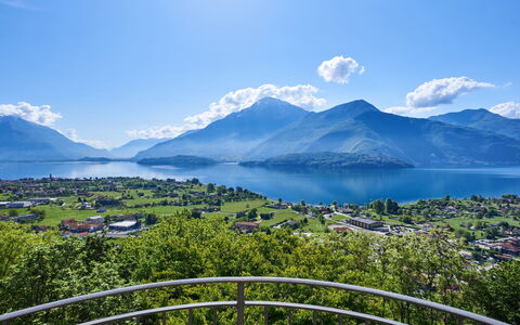 Ronco: Water, Sky, Mountain, Water Resources, Ecoregion, Cloud, Natural Landscape, Highland, Nature, Azure