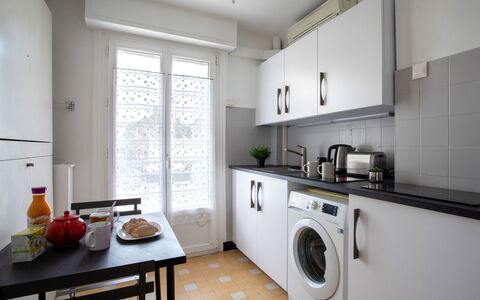 Le Cormoran: Property, Furniture, Laundry Room, Kitchen Appliance, Cabinetry, Table, Kitchen, Interior Design, Countertop, Window
