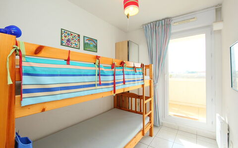 Canet-Plage 180: Room, Property, Bed, Furniture, Building, Hostel, Interior Design, Real Estate, Bunk Bed, Ceiling
