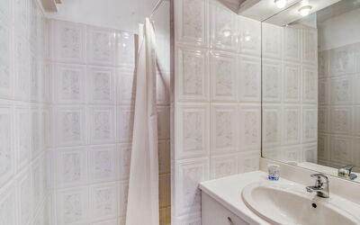 Accommodation:&nbsp;Grand Sud 180.16