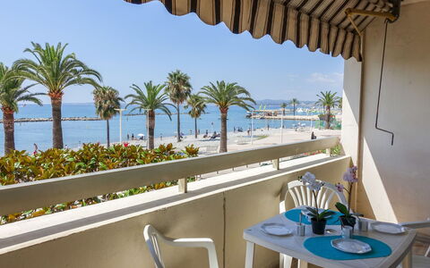 Les Voiliers: Water, Sky, Furniture, Property, Table, Plant, Building, Azure, Shade, Chair