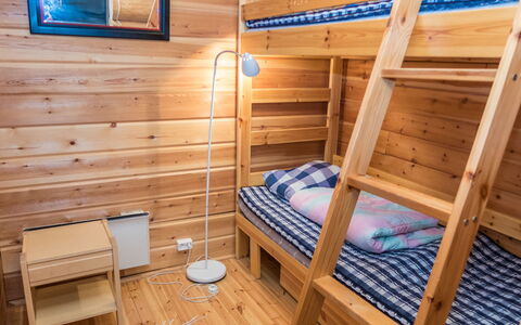 Vuosselin Kuukkeli: Bunk Bed, Wood, Flooring, Floor, Interior Design, Ceiling, Furniture, Wood Stain, Room, Hardwood