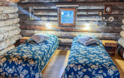 Rukakuru 47: Wood, Bedroom, Bed Sheet, Bed, Bedding, Bed Frame, Floor, Ceiling, Wood Stain, Linens