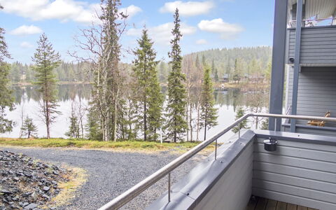 Rukatonttu D 13: Apartment, Glass, Balcony, Daylighting, Handrail, Siding, Deck
