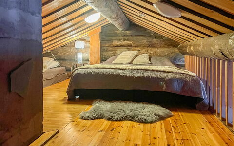 Kelotorppa a: Wood, Flooring, Floor, Interior Design, Bedroom, Ceiling, Furniture, Lighting, Attic, Wood Flooring