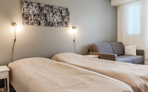 Skistar 105: Interior Design, Bed, Floor, Furniture, Flooring, Wall, Bedroom, Bed Sheet, Wood, Ceiling