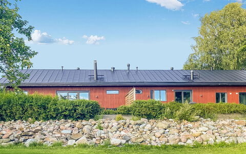 Kirsikkaranta 1: Grass, Shrub, Roof, Land Lot, Cottage, Groundcover, Farmhouse, Garden, Estate, Lawn