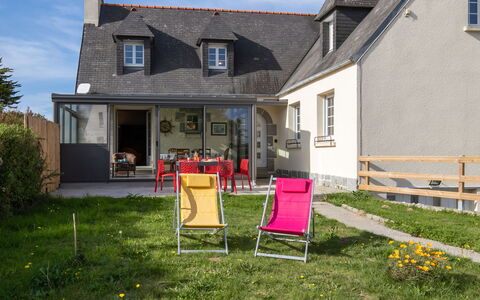 Ty Louarn: Plant, Building, Sky, Property, Window, Flower, House, Land Lot, Architecture, Grass