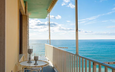 Accommodation:&nbsp;Pieds dans L'Eau 607.1