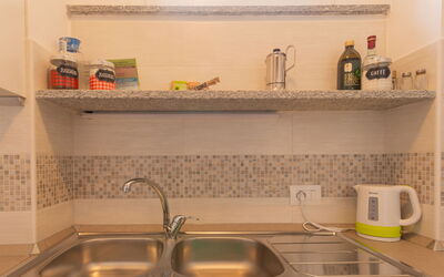 Accommodation:&nbsp;Glicine 642.2