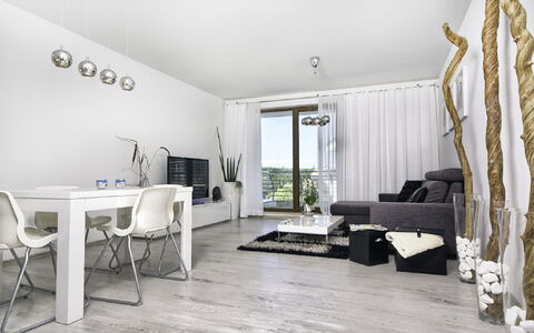 Na Klifie: Furniture, Property, Table, Building, Couch, Houseplant, Chair, Comfort, Wood, Architecture