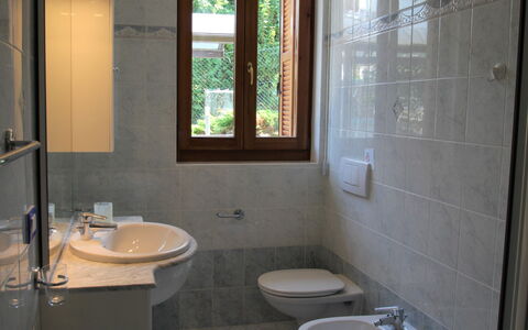 Luino 400: Sink, Property, Plumbing Fixture, Tap, Bathroom Sink, Light, Window, Bathroom, Wood, Purple