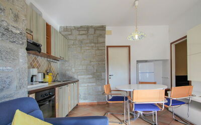 Residenza Agrifoglio 400.17: Table, Furniture, Property, Couch, Chair, Picture Frame, Wood, Building, Living Room, Lighting