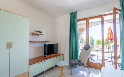 Residenza Agrifoglio 400.1: Furniture, Building, Chair, Wood, Interior Design, Floor, Comfort, Flooring, Shade, Living Room