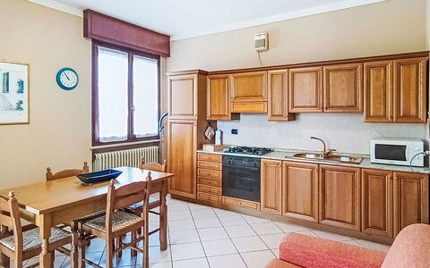 Bonatti: Interior Design, Room, Flooring, Floor, Apartment, Furniture, Ceiling, Cabinetry, Hardwood, Wood Stain