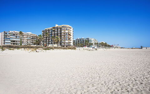 Canet-Plage 650: Blue, Daytime, Horizon, Beach, Sand, Coast, Apartment, Sea, Shore, Sunlight