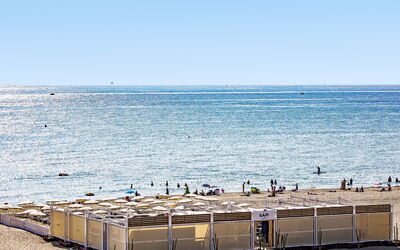 Accommodation:&nbsp;Le Beach 650.26