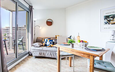 Accommodation:&nbsp;Le Beach 650.26
