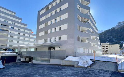 Sunnmatt West Wohnung 934: Sky, Plant, Building, Cloud, Window, Tree, House, Wood, Urban Design, Slope