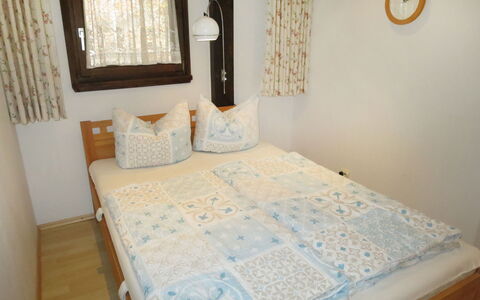 Fliederweg: Furniture, Property, Window, Building, Azure, Bed, Textile, Comfort, Wood