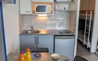 Copacabana 690.24: Cabinetry, Kitchen Sink, Countertop, Sink, Property, Tap, Kitchen, Blue, Kitchen Appliance, Kitchen Stove