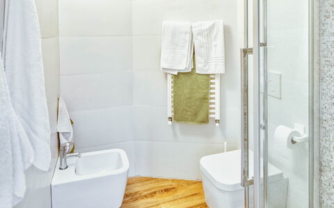 Studio Fede - Levanto: Tap, Property, Plumbing Fixture, Bathroom, Product, Bathroom Sink, Purple, Rectangle