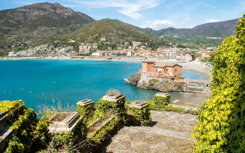 Studio Paola - Levanto: Coast, Mountainous Landforms, Coastal And Oceanic Landforms, Hill, Sea, Mountain, Headland, Terrain, Promontory, Tourist Attraction