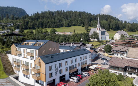 Typ 2 All Suite Innallfi 6P: Blue, Wood, Furniture, Home, Outdoor Furniture, Chair, Shade, Balcony, Wood Stain, Eco Hotel