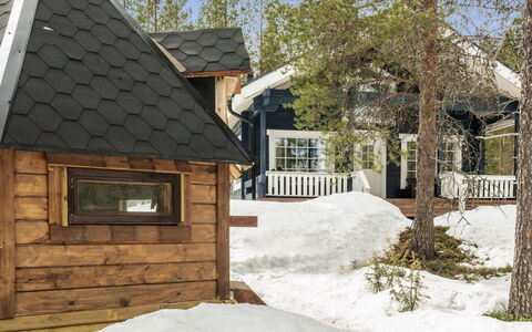 Keselmäkangas: Wood, Siding, Cottage, House, Home, Plank, Garden Buildings, Log Cabin, Hardwood, Porch