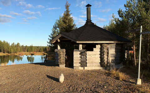 Keselmäkangas: Wood, Siding, Cottage, House, Home, Plank, Garden Buildings, Log Cabin, Hardwood, Porch