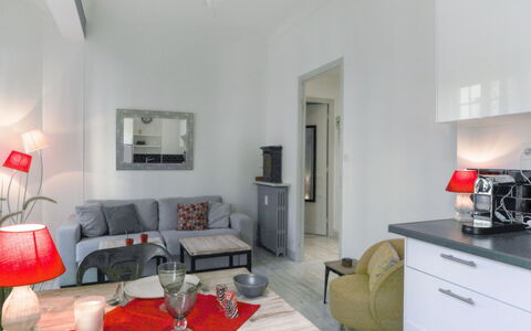 Le Paganini: Table, Furniture, Property, Cabinetry, Picture Frame, Couch, Interior Design, Lighting, Lamp, Drawer