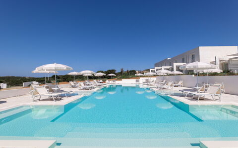 Stintino 637: Water, Sky, Swimming Pool, Shade, Building, Outdoor Furniture, Sunlounger, Rectangle, Leisure, Composite Material