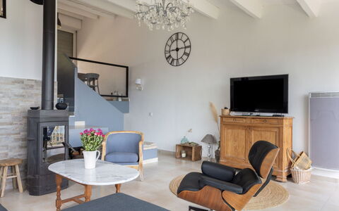 Les Terrasses de L'Eau Blanche: Furniture, Property, Comfort, Table, Azure, Plant, Building, Wood, Textile
