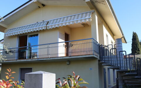 Madonnina: Building, Sky, Daytime, Property, Plant, Window, House, Tree, Yellow, Porch