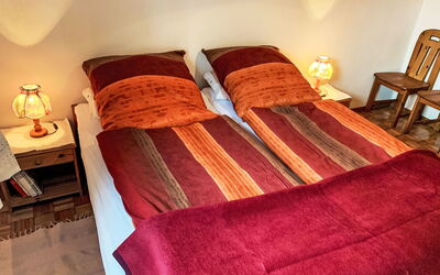 Accommodation:&nbsp;Peters 165.1