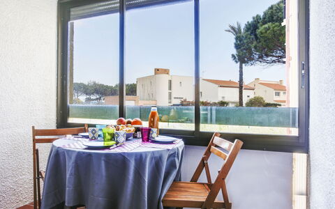 Accommodation:&nbsp;Les Mas de la Mer 250.18