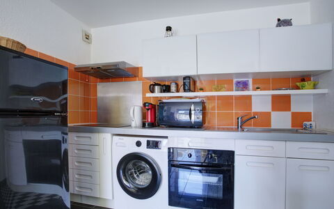 Accommodation:&nbsp;Les Mas de la Mer 250.15