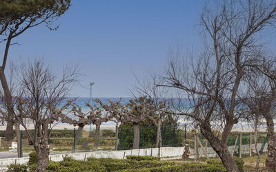 Accommodation:&nbsp;Les Mas de la Mer 250.18