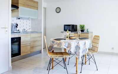Accommodation:&nbsp;Les Mas de la Mer 250.18