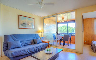 Les Mas de la Mer 250.3: Furniture, Couch, Property, Ceiling Fan, Table, Azure, Window, Window Blind, Interior Design, Living Room