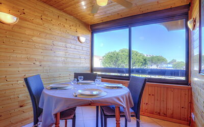 Accommodation:&nbsp;Les Mas de la Mer 250.3