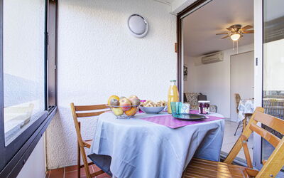 Accommodation:&nbsp;Les Mas de la Mer 250.18