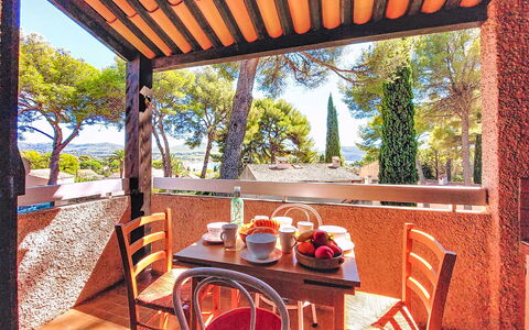 Saint Cyr sur Mer les Lecques 255: Wood, Furniture, Shade, Outdoor Furniture, Outdoor Table, Chair, Balcony, Wood Stain, Kitchen & Dining Room Table, Yard