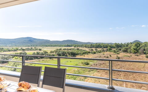 Porto Vecchio 112: Sky, Daytime, Building, Tableware, Table, Plant Community, Cloud, Plant, Window, Fence