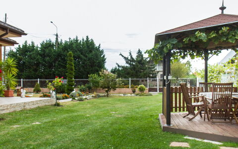 Twin Combo: Plant, Sky, Tree, Land Lot, Shade, Grass, Street Light, Leisure, Landscape, Real Estate