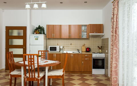 Accommodation:&nbsp;Twin Back 211.2