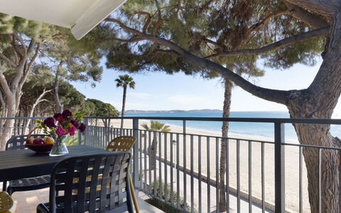 Reus Mediterraneo: Water, Sky, Property, Plant, Table, Building, Tree, Porch, Shade, Fence